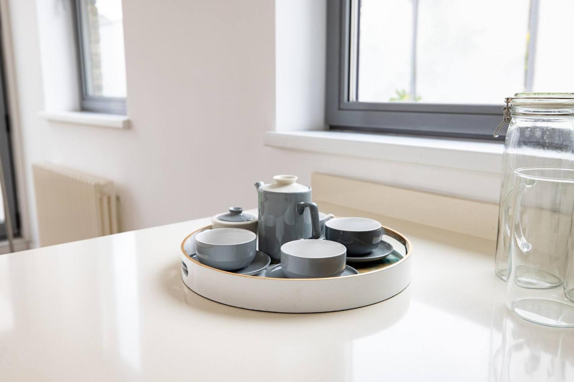 Wild Roses Serviced Apartments - Borough Лондон Екстериор снимка